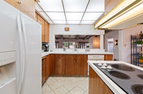 4425 Walnut Ave, Long Beach CA  90807-2524 exterior