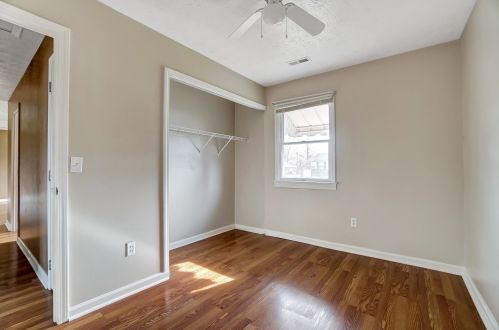 19 Plymouth Ln, Covington KY 41018-2757 exterior