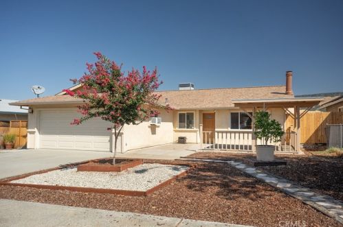 103 Flying Cloud Dr, Oroville, CA 95965-3522
