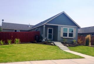 256 35 St, Eagle Crest OR  97756-9379 exterior