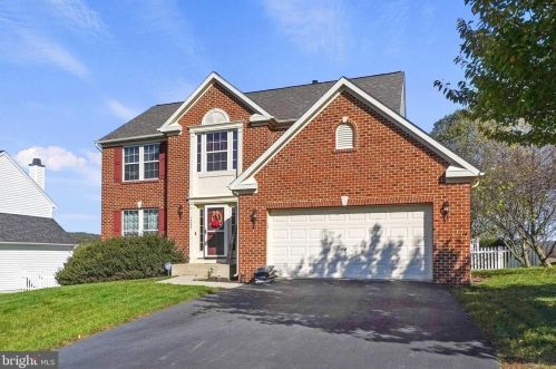 3509 Hardwood Ter, Spring Grove PA  17362-9104 exterior