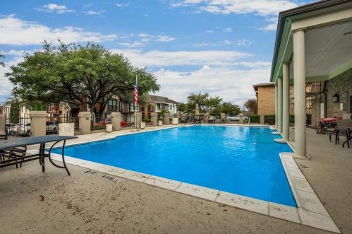 5909 Copperwood Ln, Dallas TX  75248-3541 exterior