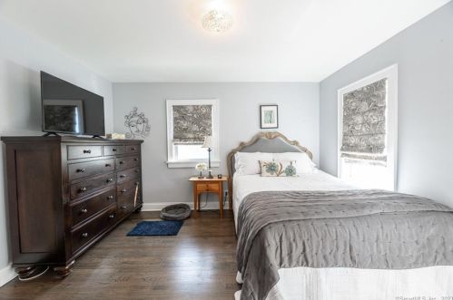 53 Grant St, Milford CT 06460-5310 exterior