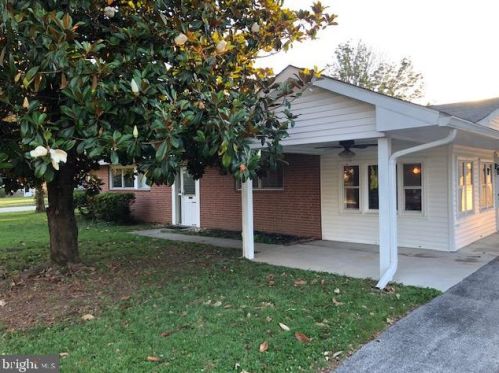 113 Colonial Ave, Norristown, PA 19403-2975