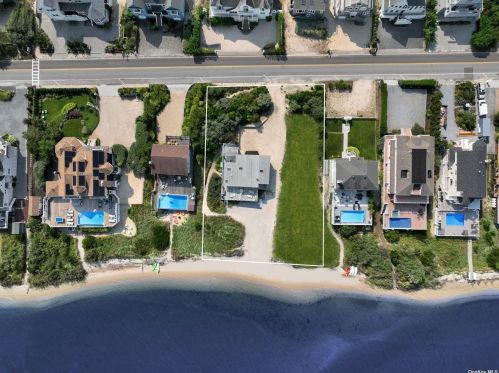 666 Dune Rd, West Hampton Beach, NY 11978-2930