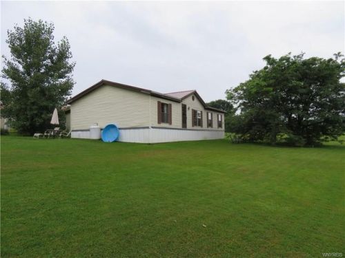 11412 Brown Schoolhouse Rd, Sandusky, NY 14065-9750