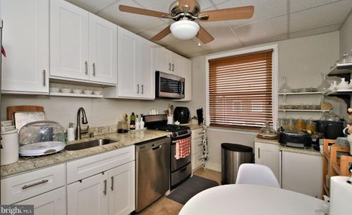 7221 Erdrick St, Philadelphia PA 19135-1014 exterior