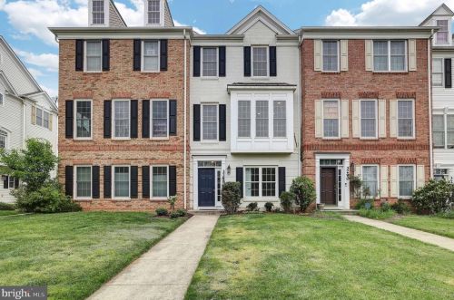 3288 Robert Clifton Weaver Way, Washington, DC 20018-4315