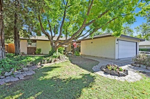 8920 Melodic Ct, Elk Grove, CA 95624-2652