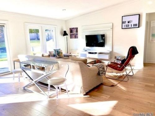 525 Seven Ponds Towd Rd, Watermill NY  11976-2323 exterior