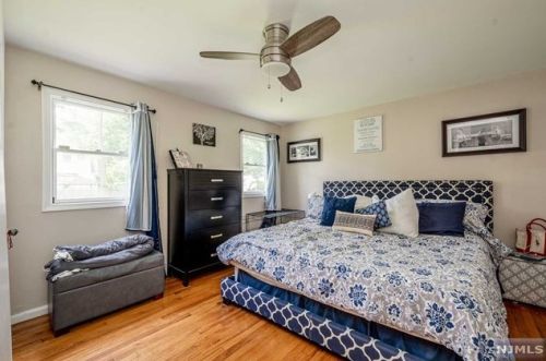 397 Pleasant Ave, N Milford NJ  07646-1222 exterior