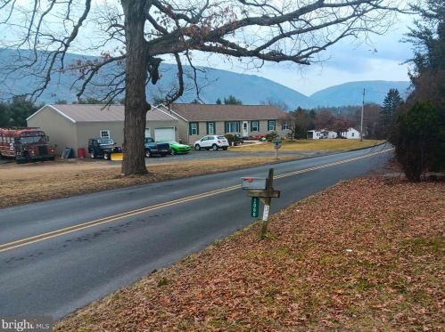 2060 Wintergreen Rd, Palmerton, PA 18071-5442