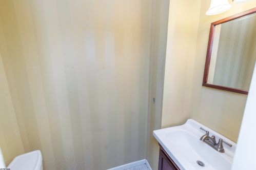 6 Allyson Rd, Roxbury Township NJ  07836-9307 exterior