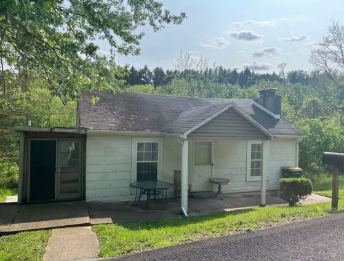 150 Walker Rd, Canonsburg PA  15317-4820 exterior