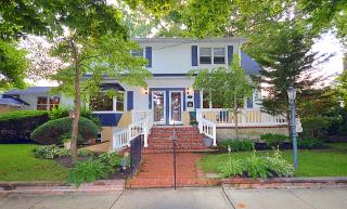 11 Sterling Ave, North Merrick, NY 11566-2532