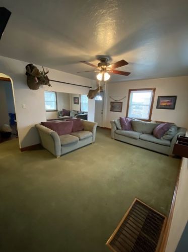 501 Lewis Ave, Jeannette, PA 15644-2511