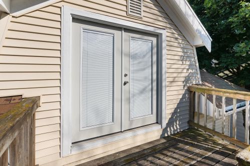 3023 Oakland Ave, Milwaukee WI 53211-3233 exterior