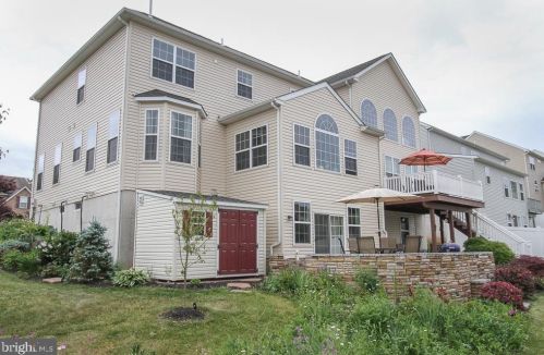1954 Canyon Creek Rd, Gilbertsville, PA 19525-7003
