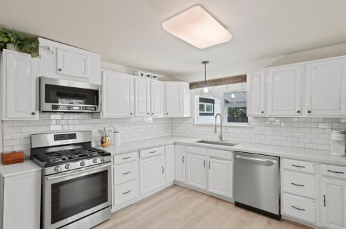 3130 Airline Hwy, Hollister CA  95023-9725 exterior
