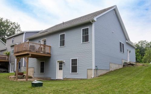 51 Picnic Rock Dr, Dover NH  03820-4709 exterior