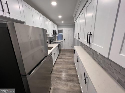 4950 19th St, Philadelphia PA  19112-0017 exterior