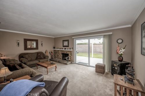 2042 Hurles Ave, Simi Valley, CA 93063-2730
