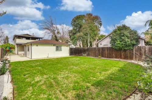 9020 Grove St, Elk Grove CA  95624-2318 exterior