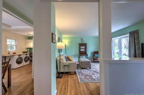 25 Wayne Rd, Milford CT  06460-3843 exterior