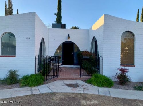 653 Las Lomitas Rd, Tucson, AZ 85704-3834