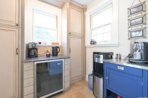 50 Burton Ave, Woodsburgh NY  11598-1750 exterior