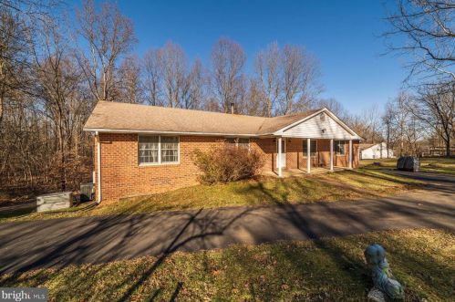 38365 Goose Creek Ln, Leesburg, VA 20175-6636