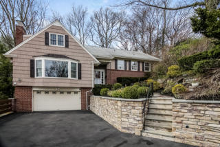 105 Old Colony Rd, Hartsdale, NY 10530-3610