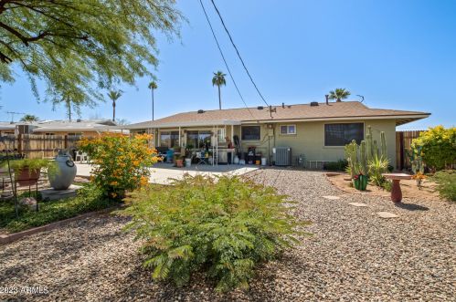 10819 111 Ave, Sun City AZ  85351-4021 exterior