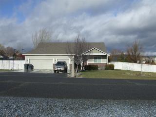 97608 Brooklyn Dr, Kennewick WA  99338-7419 exterior