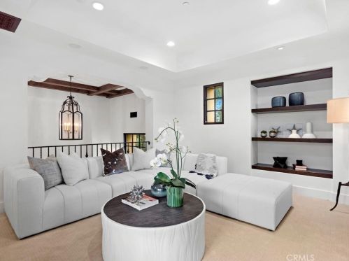 47 Echo Gln, Irvine CA  92603-0421 exterior