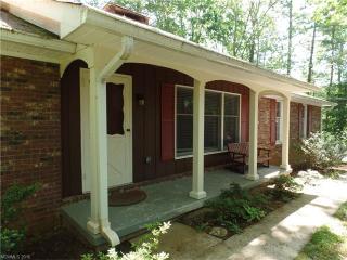 9 Squirrel Hill Dr, Weaverville, NC 28787-9314
