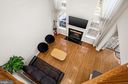 301 Belford Dr, Princeton NJ  08540-9000 exterior