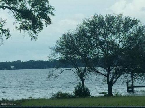 260 Lake Dr, Florahome, FL 32140-1920