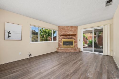 4047 Vista Calaveras St, Oceanside CA  92056-4607 exterior