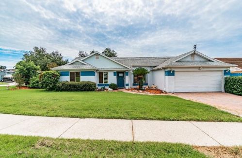 1566 Country Ct, Apopka, FL 32703-5037