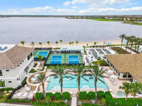 9311 Marble Stone Dr, Naples FL  34120-4348 exterior