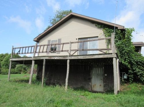 1320 Hawthorne St, South Connellsville, PA 15425-1633