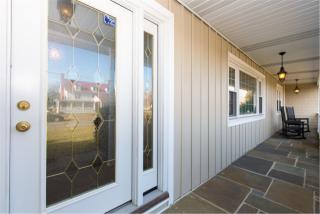 2 Marina Ln, Bay Port, NY 11705-1702