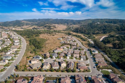 622 Wildflower Dr, Santa Maria CA  93455-6099 exterior