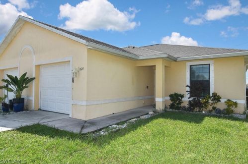 614 14th St, Cape Coral, FL 33990-2134