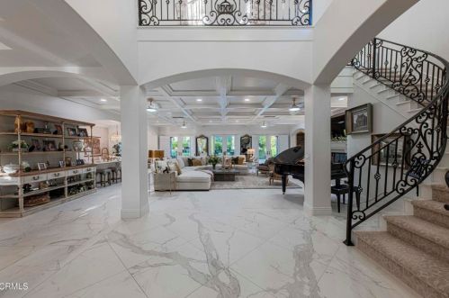 840 Fairway Dr, Bakersfield CA 93309-2416 exterior