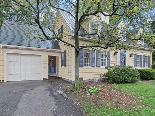225 Pond Ave, Brookline, MA 02445-7708