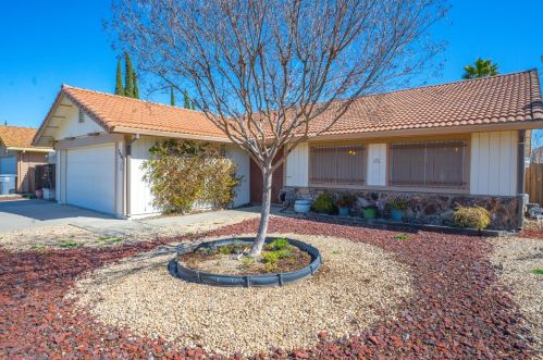 754 Meadowlark Ave, Los Banos CA  93635-3020 exterior