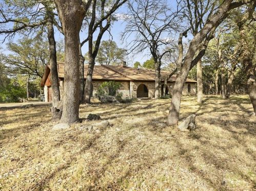 725 Shady Hollow Dr, Georgetown TX  78628-2907 exterior