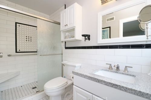 1032 Chestnut Ave, Orange CA 92867-3832 exterior